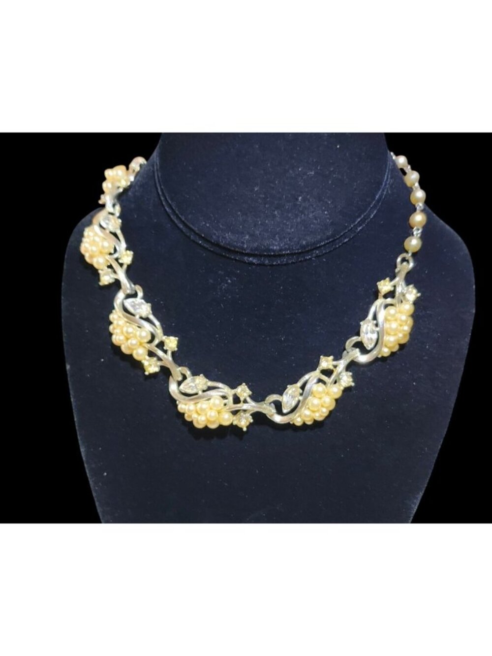 Faux Pearl & Rhinestone Cluster Necklace By Star Vine Design Grapes Leaves MCM V - Picture 4 of 8